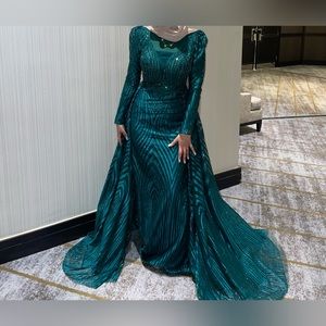Emerald green prom dress